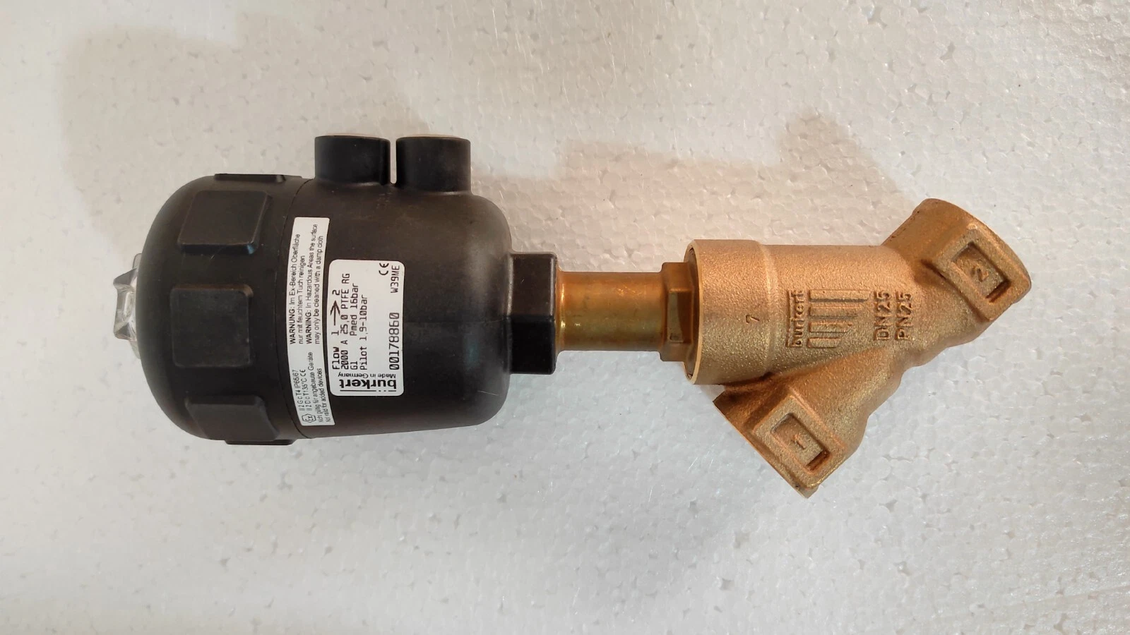 admin/uploads/uploads/burkert 2000 pneu angle valve ptfe 16 b_2.webp